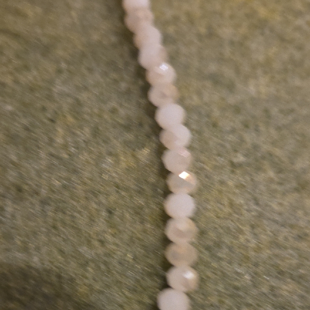 Elegant Cream Beaded Necklace - Picture 4 of 6